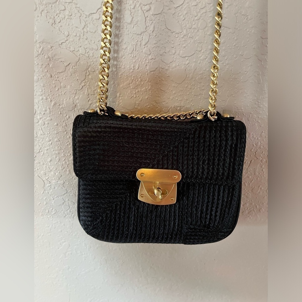 Talbots Black Purse w/Pink Interior-Width 5.75”-Depth 4.5”- Chain 23 1/2” NEW - Picture 3 of 8